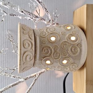 #AAE Scentsy Angora Full Size Wax Warmer Spirals Tan Creme with Bulb - DSW-ANGO